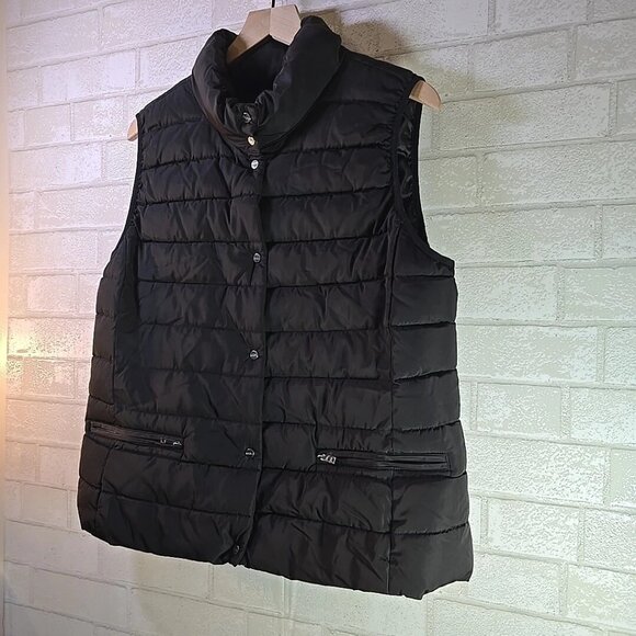 DNKY Women's Black Button-Down Puffer Vest Size Large - Picture 3 of 6